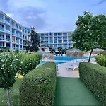 Atlantis Nikol *