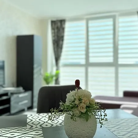 Atlantis Nikol *