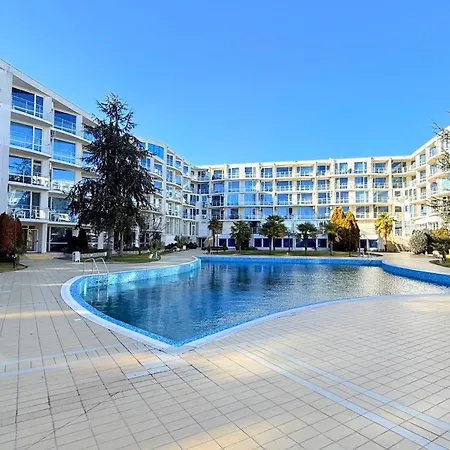Atlantis Nikol * Burgaz